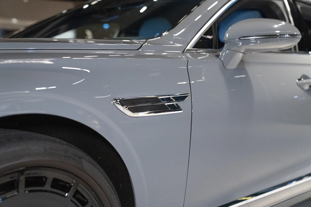 2024 Bentley - Image 15 of 31
