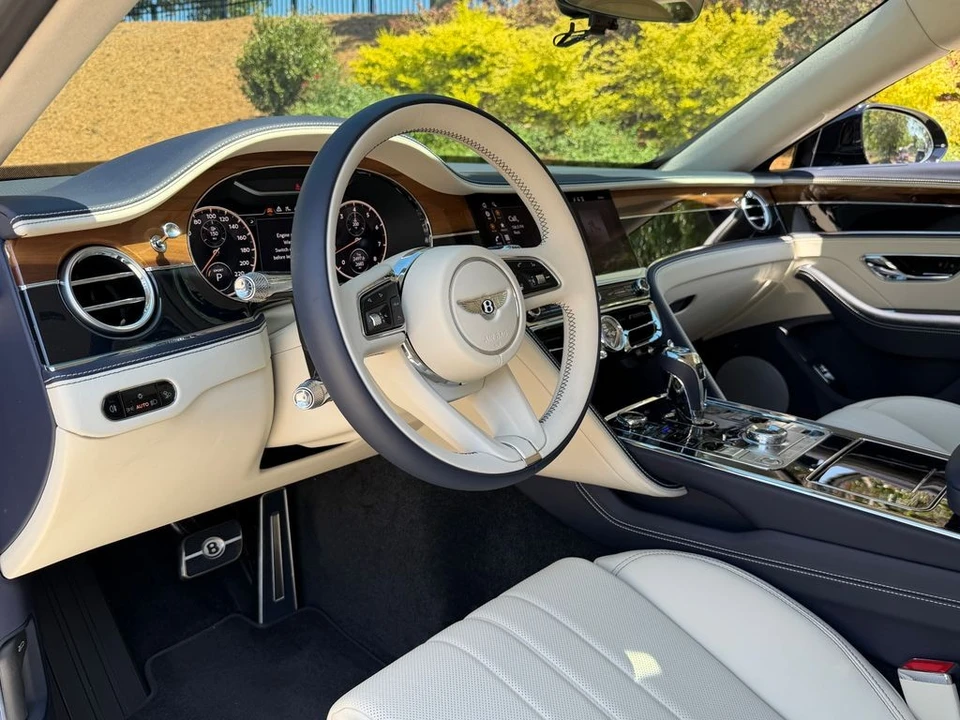 2024 Bentley Continental GT Mulliner 3rd Gen - Image 18 of 31