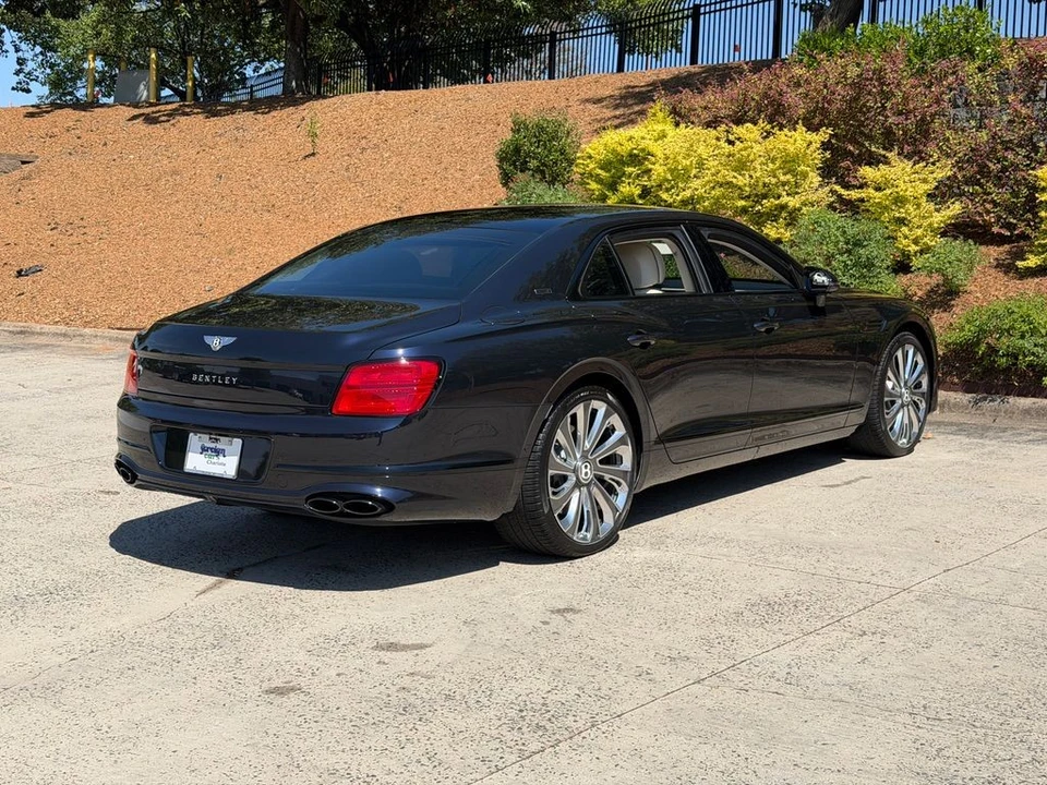 2024 Bentley Continental GT Mulliner 3rd Gen - Image 10 of 31