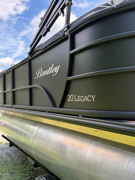 2024 Bentley - Image 16 of 19