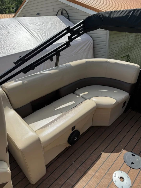 2024 Bentley - Image 8 of 19
