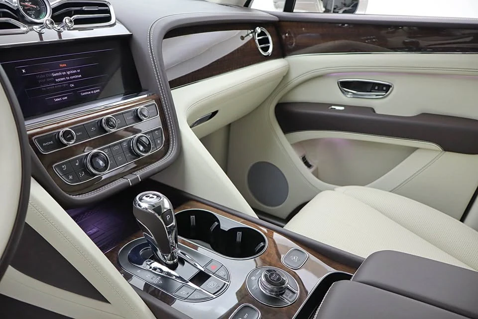 2024 Bentley Bentayga - Image 18 of 20