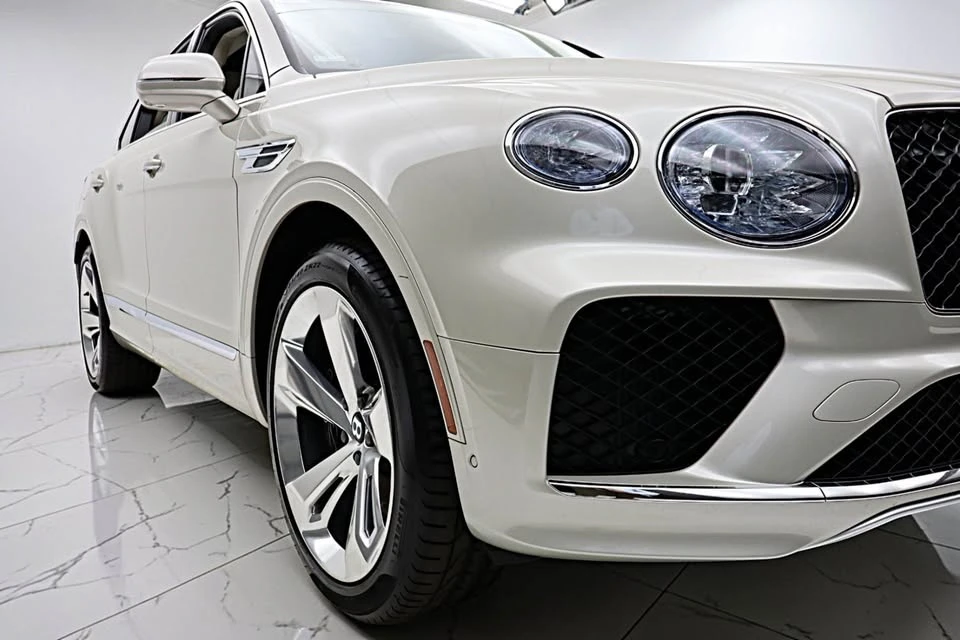 2024 Bentley Bentayga - Image 11 of 20