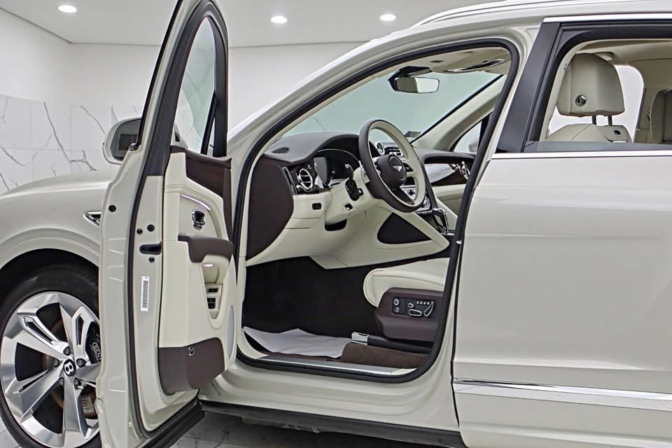 2024 Bentley Bentayga - Image 5 of 20