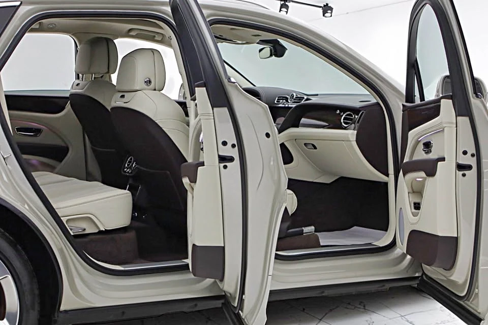 2024 Bentley Bentayga - Image 10 of 20