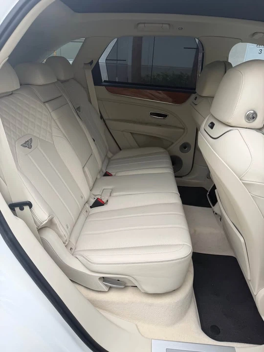 2024 Bentley Bentayga - Image 11 of 19