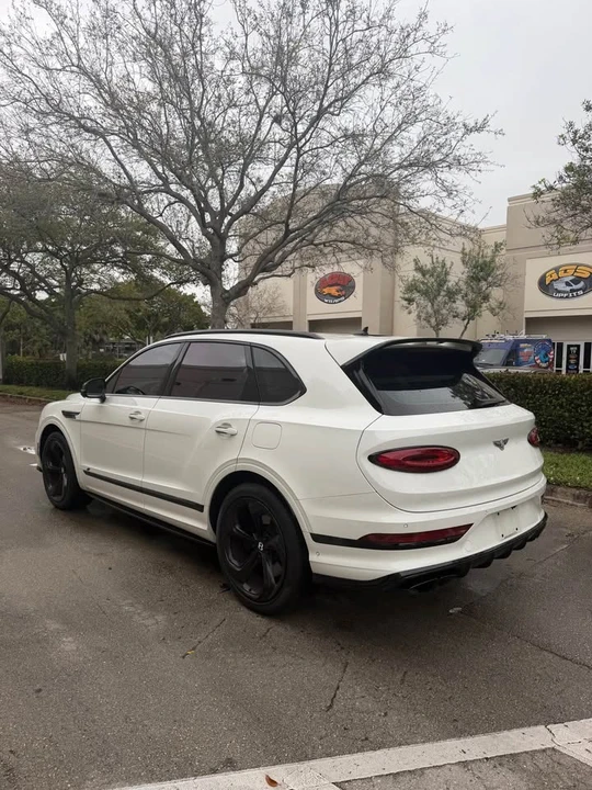 2024 Bentley Bentayga - Image 5 of 19