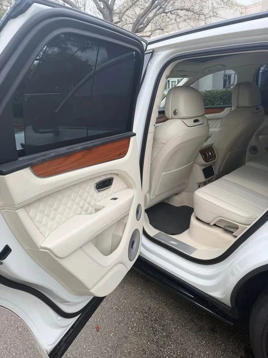 2024 Bentley Bentayga - Image 7 of 19