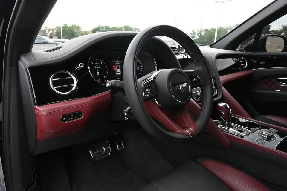 2024 Bentley Bentayga - Image 13 of 18