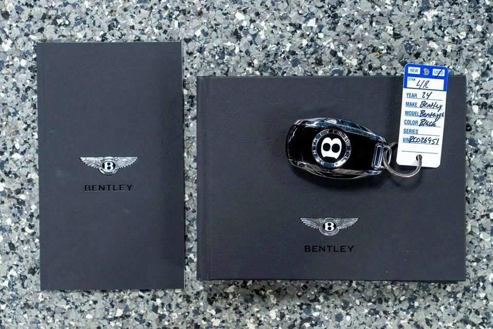 2024 Bentley Bentayga - Image 17 of 19