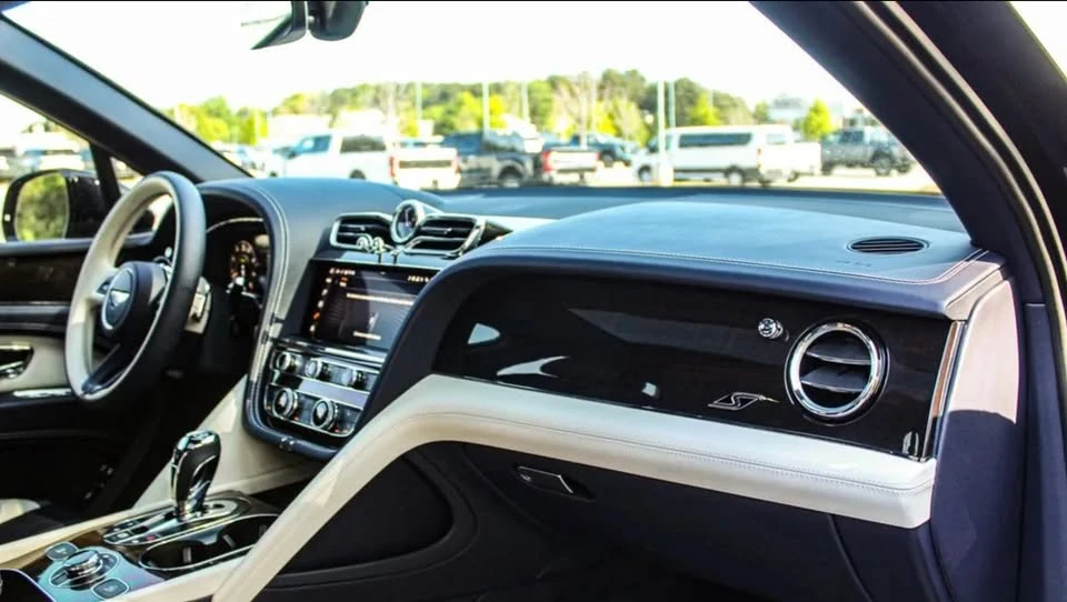 2024 Bentley Bentayga - Image 10 of 11