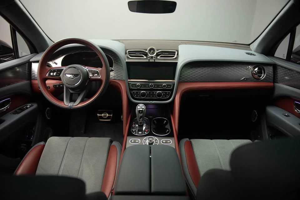 2024 Bentley Bentayga - Image 16 of 20