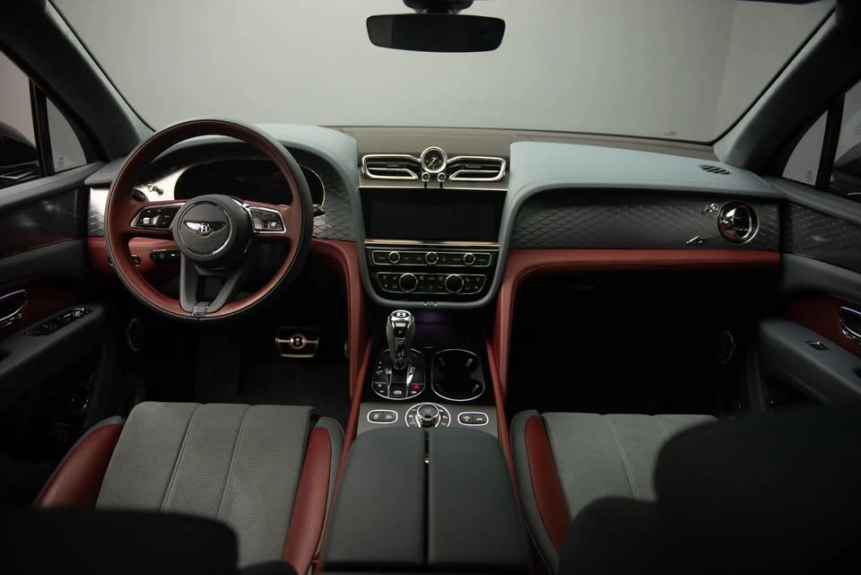 2024 Bentley Bentayga - Image 17 of 20