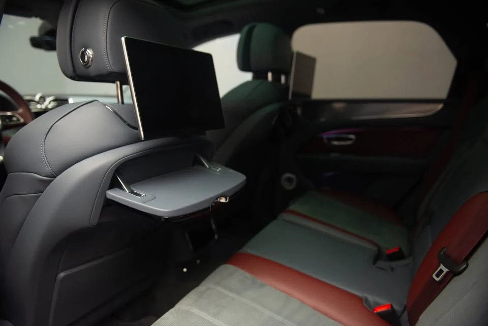 2024 Bentley Bentayga - Image 15 of 20