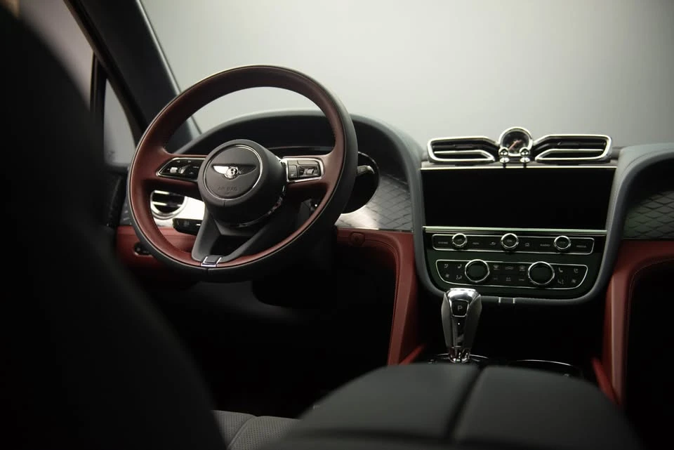 2024 Bentley Bentayga - Image 18 of 20