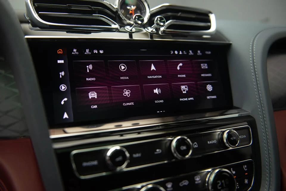 2024 Bentley Bentayga - Image 8 of 20