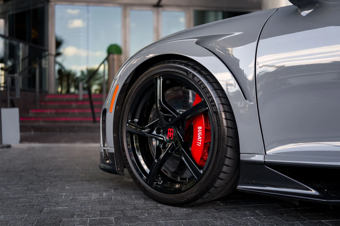 2024 Bugatti Chiron Super Sport - Image 14 of 31
