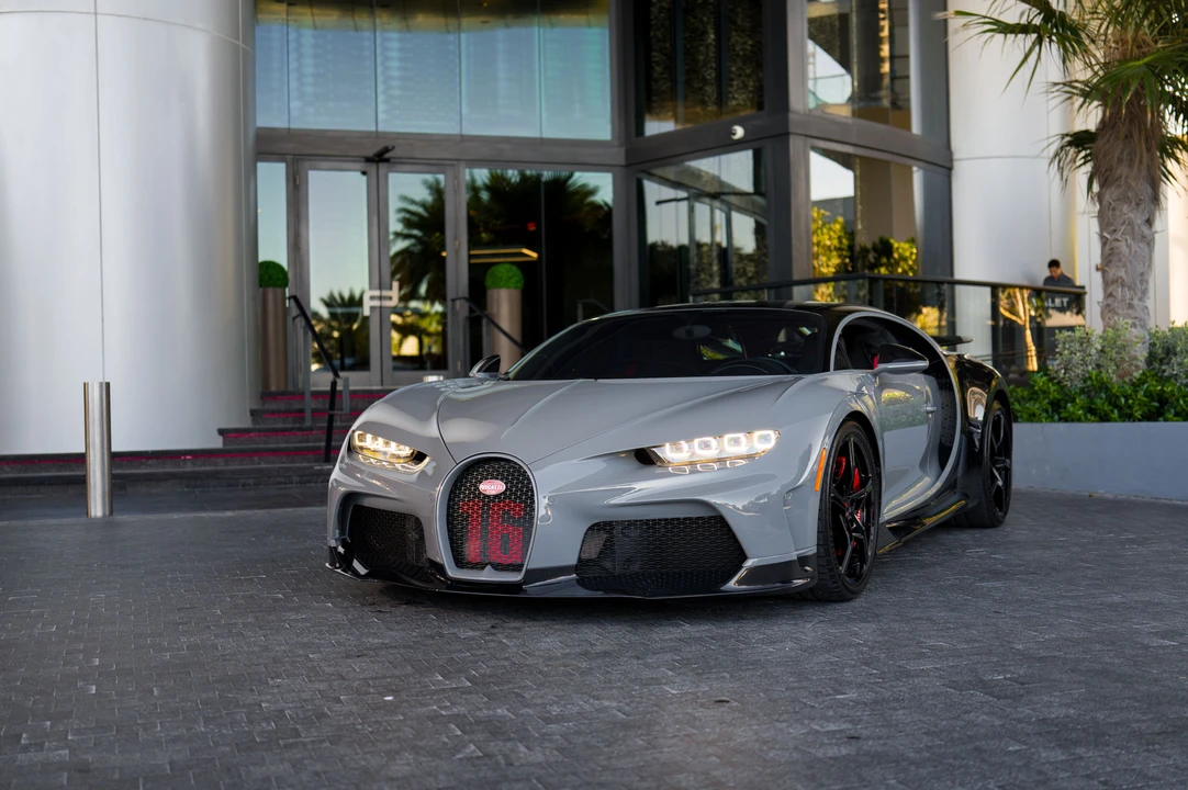 2024 Bugatti Chiron Super Sport - Image 2 of 31