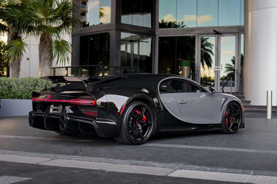 2024 Bugatti Chiron Super Sport - Image 24 of 31