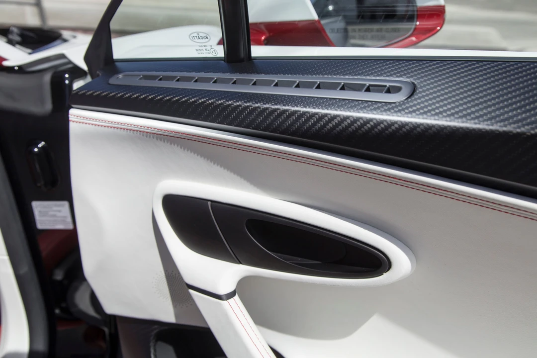 2024 Bugatti Chiron Super Sport - Image 19 of 31