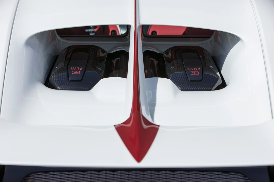 2024 Bugatti Chiron Super Sport - Image 12 of 31
