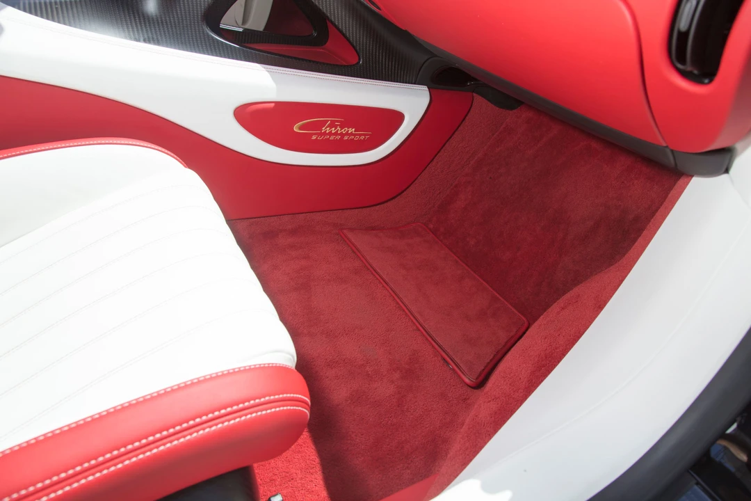 2024 Bugatti Chiron Super Sport - Image 29 of 31