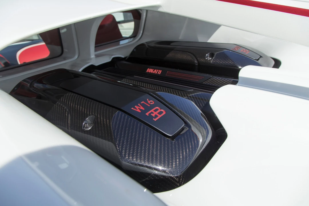 2024 Bugatti Chiron Super Sport - Image 11 of 31