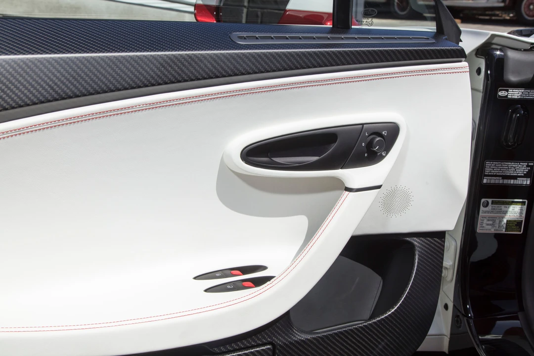 2024 Bugatti Chiron Super Sport - Image 24 of 31