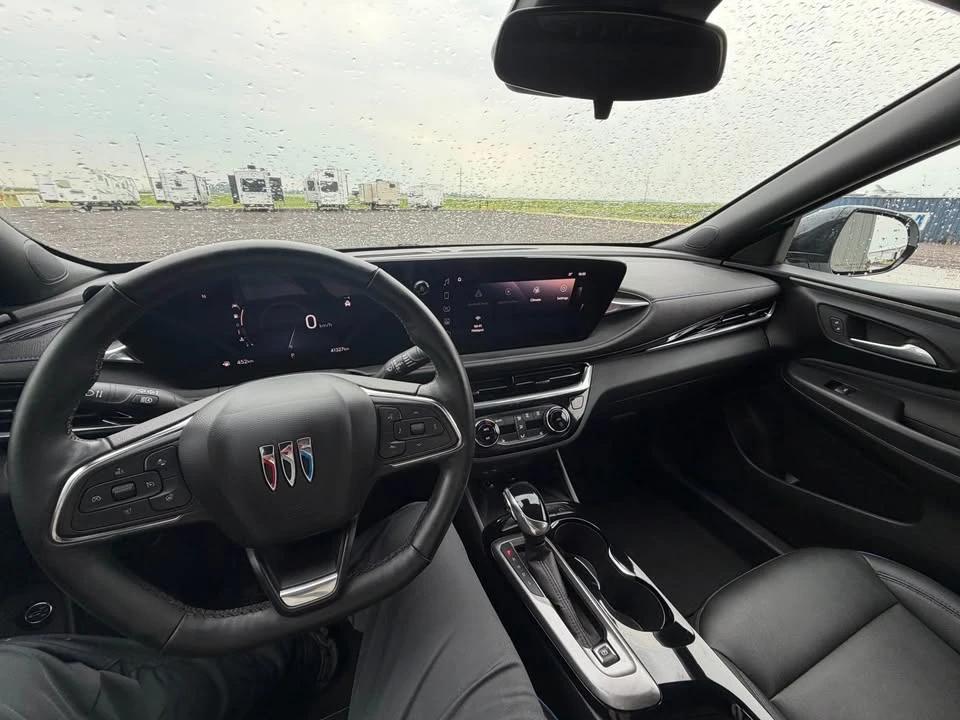 2024 Buick Envision - Image 9 of 15