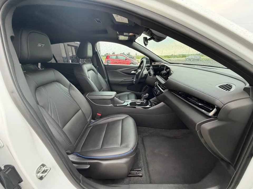 2024 Buick Envision - Image 12 of 15