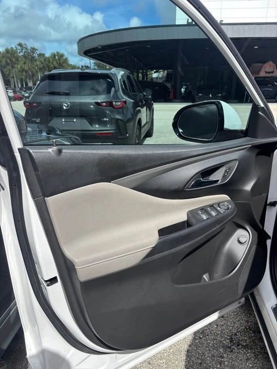 2024 Buick Envision - Image 7 of 11