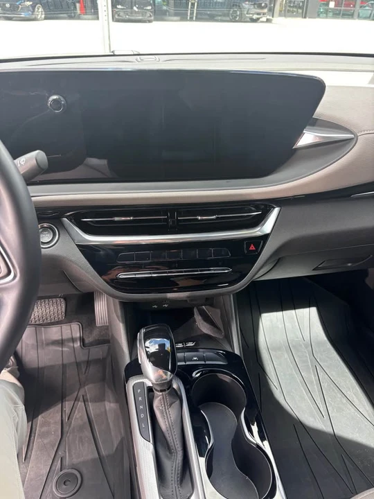 2024 Buick Envision - Image 4 of 11