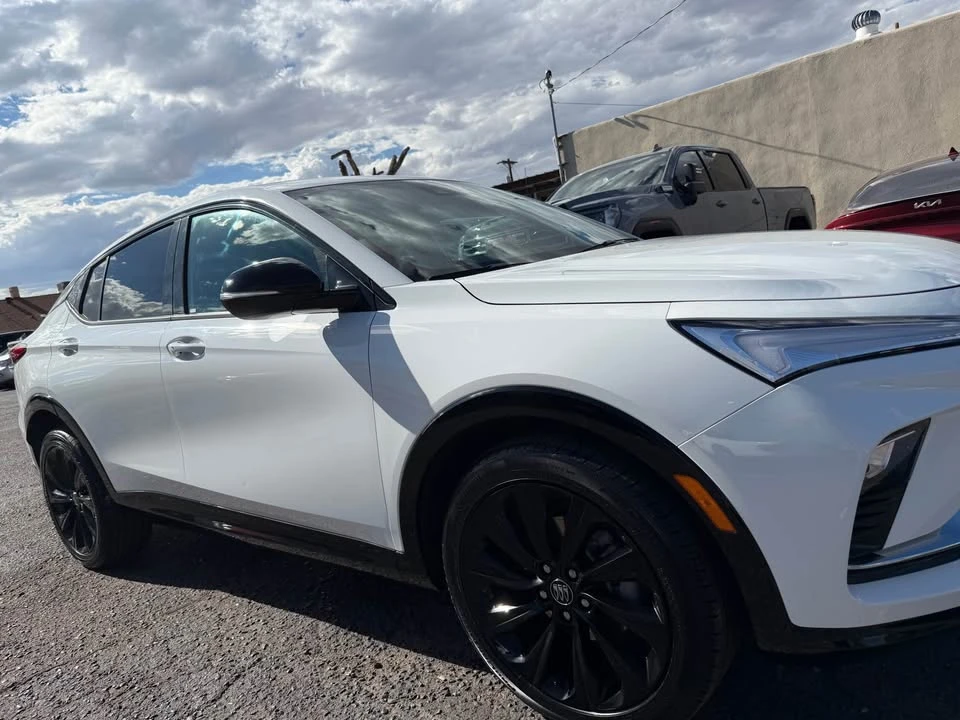 2024 Buick Envision - Image 2 of 9