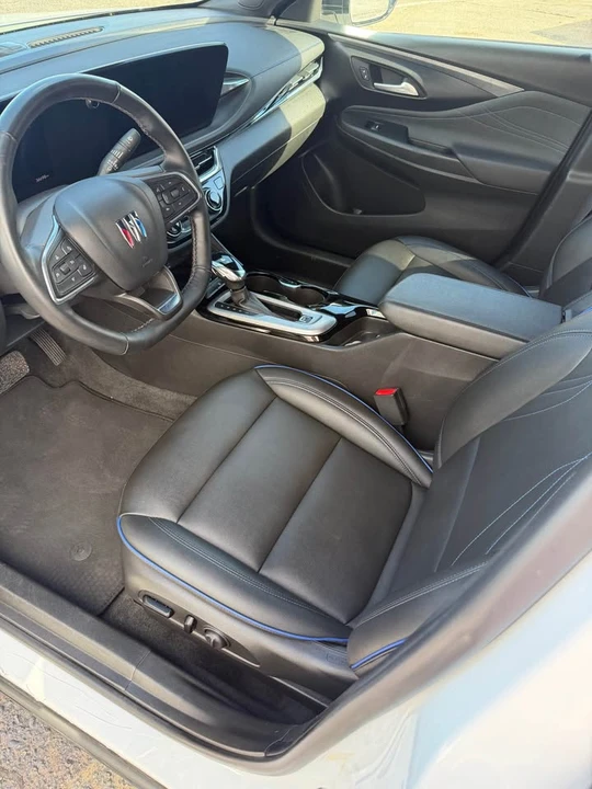2024 Buick Envision - Image 5 of 9