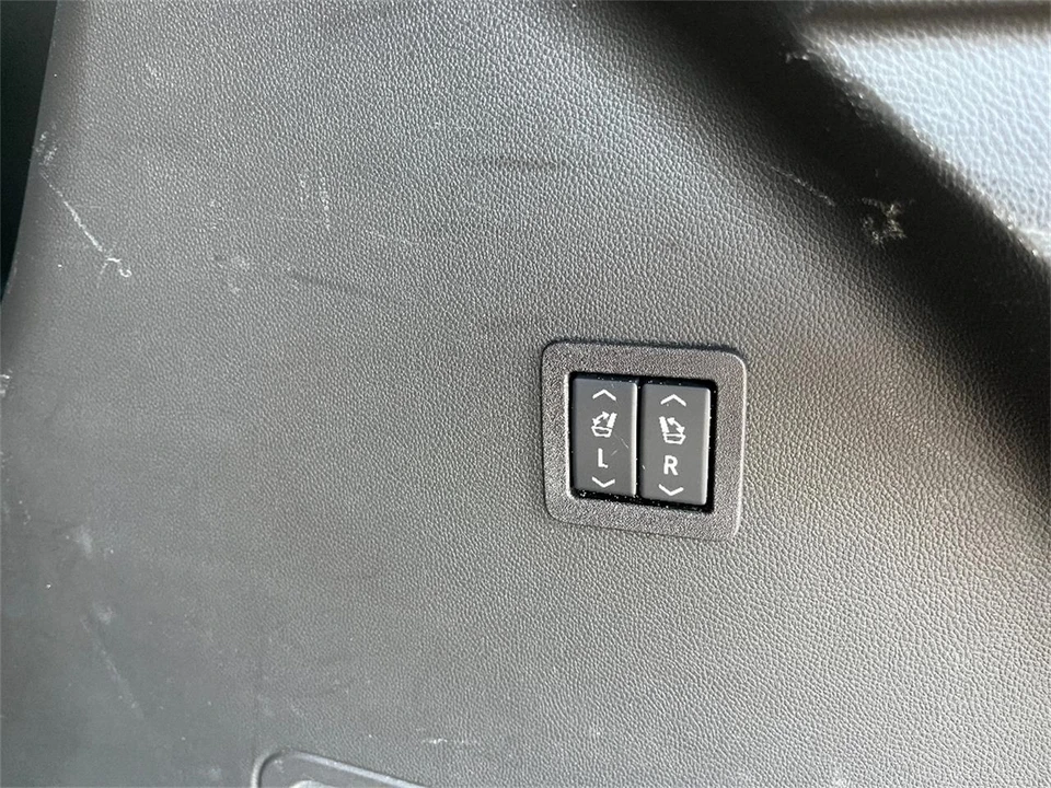 2024 Buick Enclave - Image 13 of 31