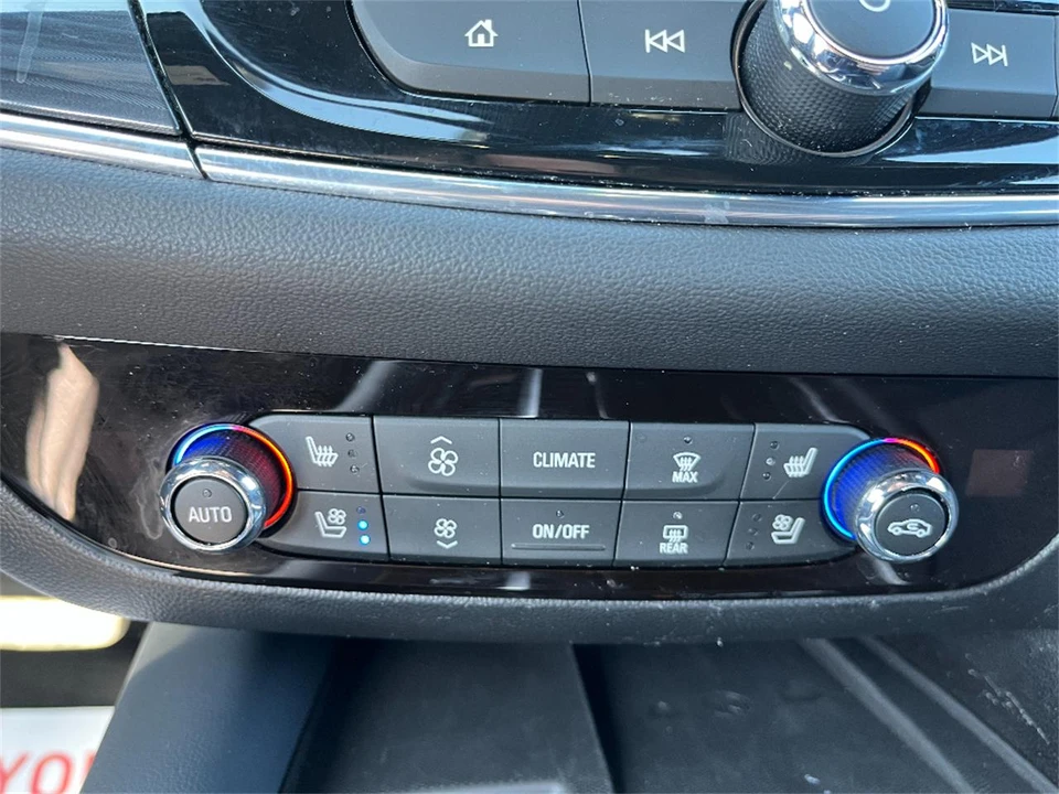 2024 Buick Enclave - Image 27 of 31