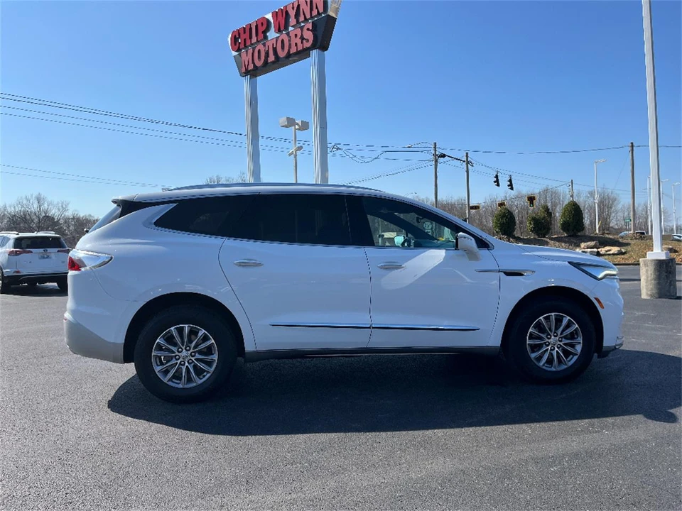 2024 Buick Enclave - Image 8 of 31