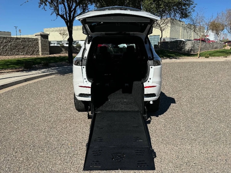 2024 Buick Enclave - Image 2 of 16