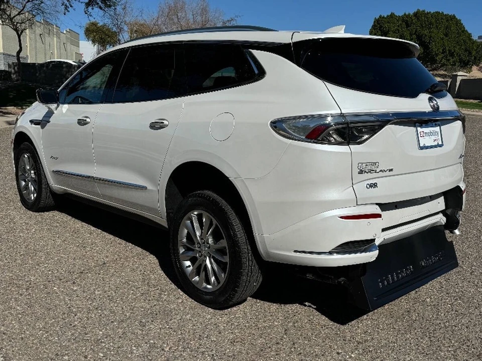 2024 Buick Enclave - Image 14 of 16