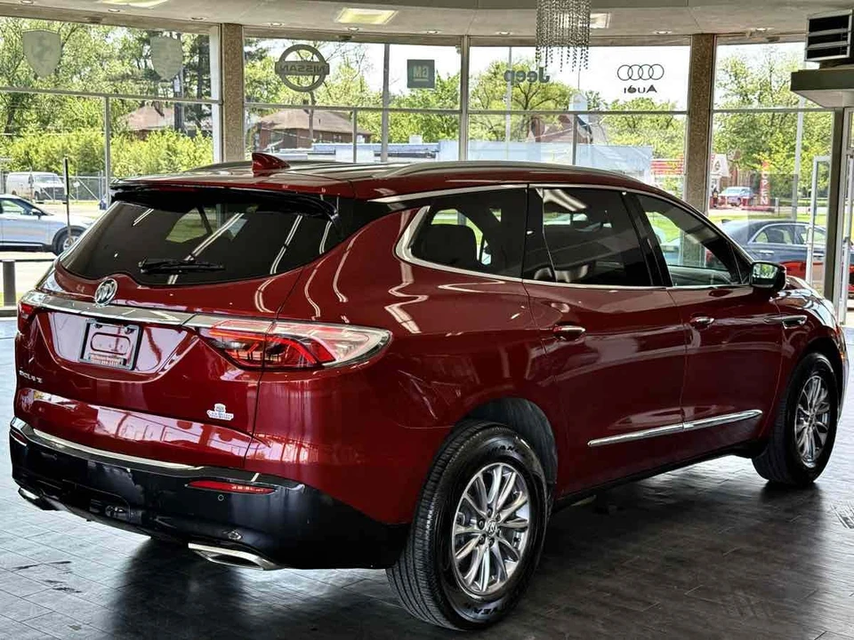 2024 Buick Enclave - Image 13 of 21