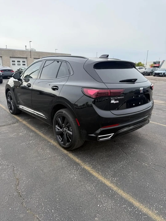 2024 Buick Envision - Image 6 of 16