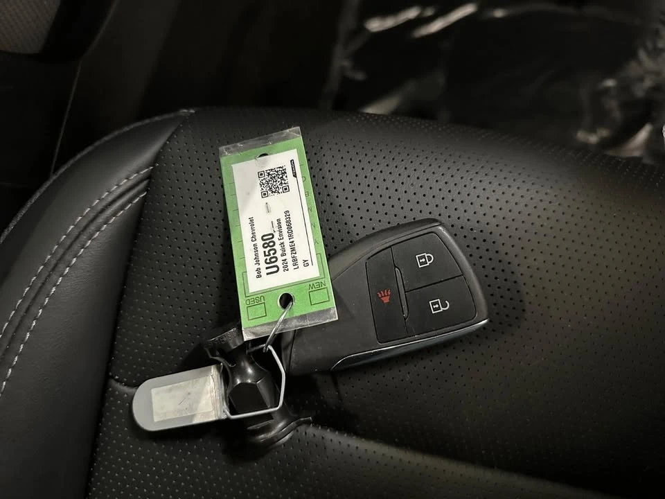 2024 Buick Envision - Image 16 of 17