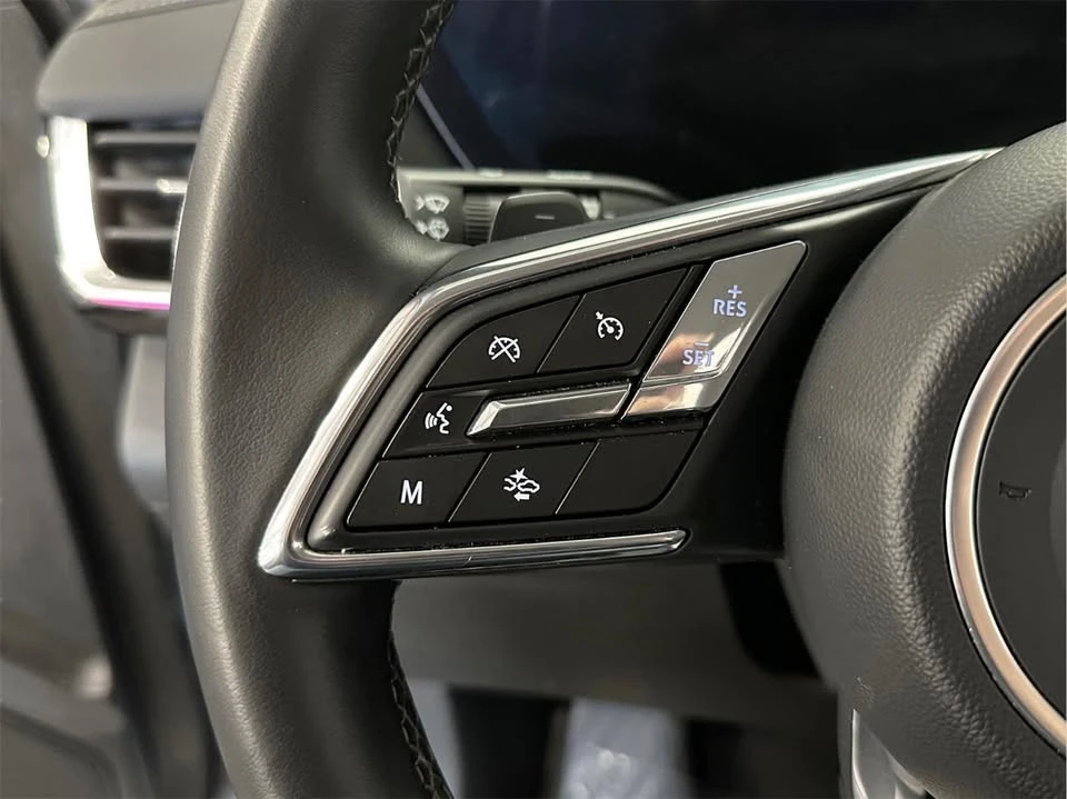 2024 Buick Envision - Image 14 of 17