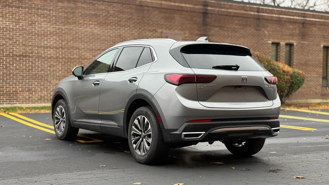 2024 Buick Envision - Image 5 of 21