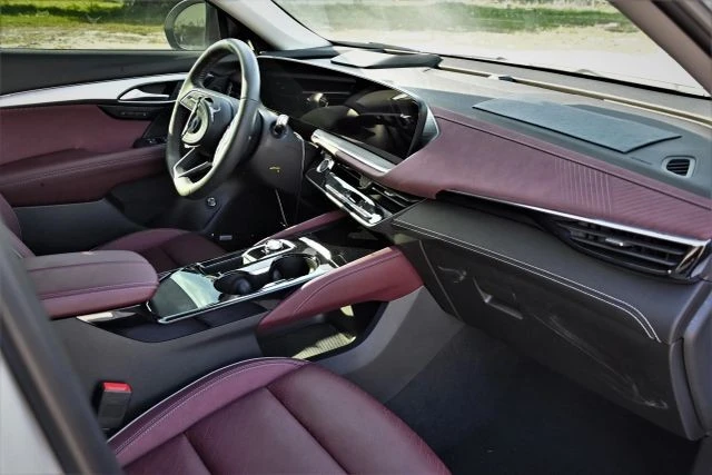2024 Buick Envision - Image 14 of 18