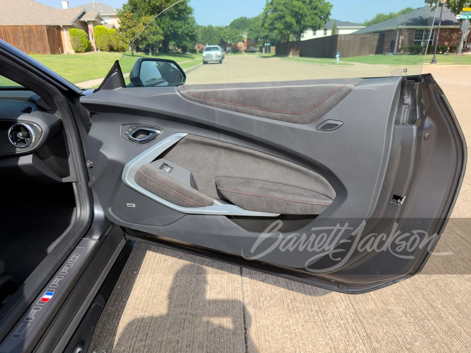 2024 Chevrolet Camaro ZL1 6th Gen - Image 26 of 30