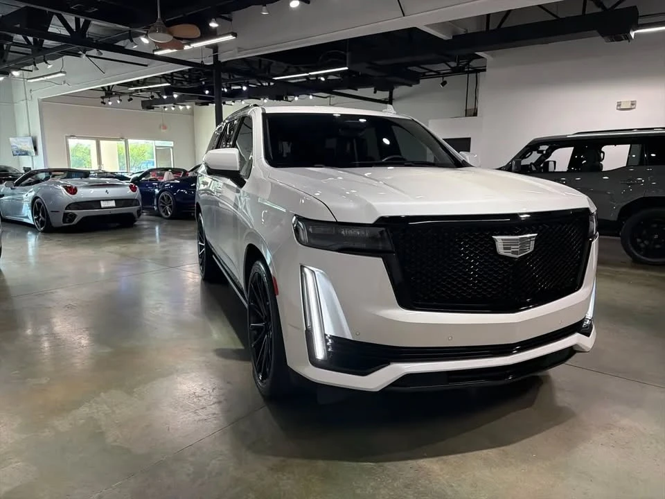 2024 Cadillac Escalade 5th Gen - Image 5 of 10