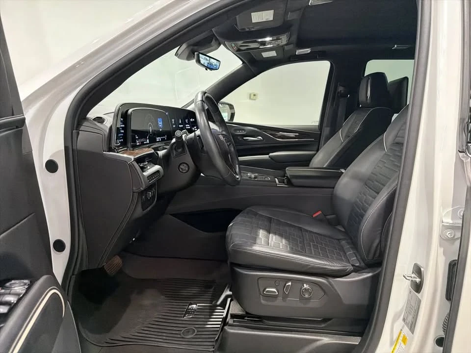 2024 Cadillac Escalade 5th Gen - Image 6 of 10