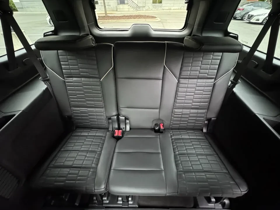 2024 Cadillac Escalade 5th Gen - Image 9 of 11