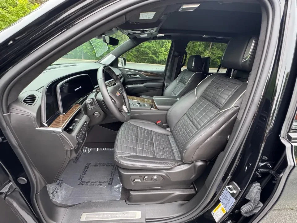 2024 Cadillac Escalade 5th Gen - Image 5 of 11